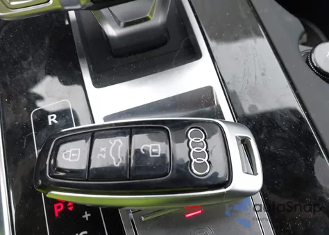 2025 Audi Sq8 Prestige 4.0 Tfsi Quattro z USA, uszkodzony, nr VIN WA1CWBF19SD015691